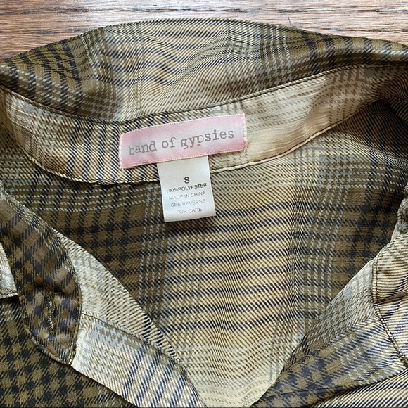 Plaid green sheer button up top - Picture 3 of 6